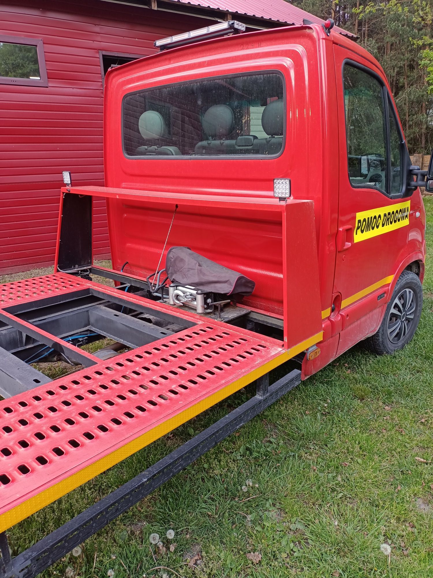 Renault Master autolaweta laweta pomoc drogowa