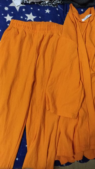 Светри,штани,костюми(пакет одягу L)