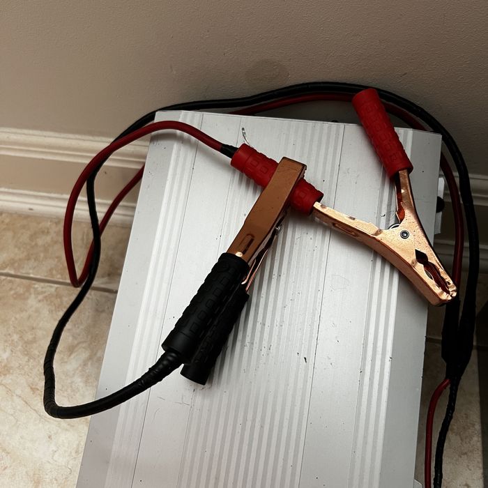 Батарея / акумулятор 12v 110 інвертор Victron Energy 12/230 500VA