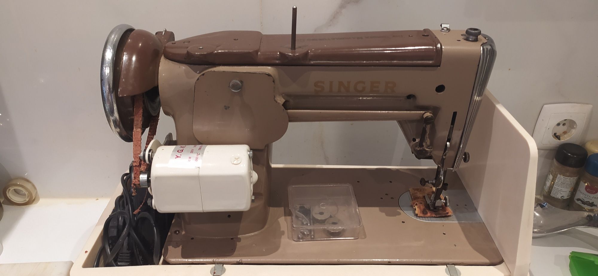 Máquina costura Singer elétrica