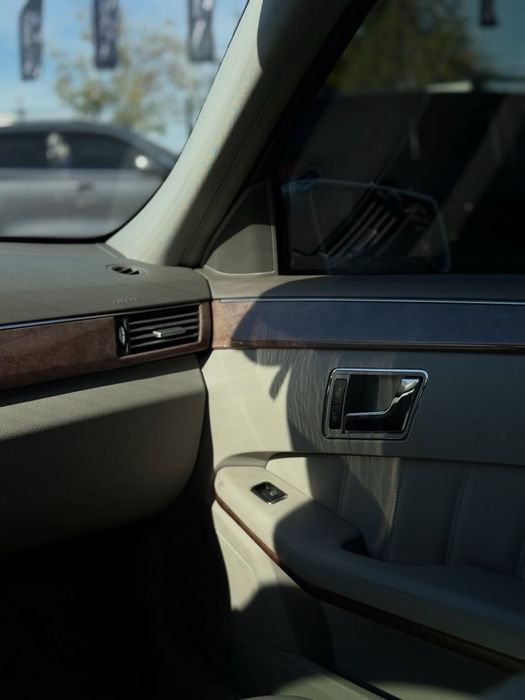 Мерседес 212 2011 1.8 Бензин