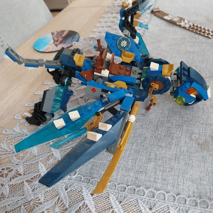 Smok z lego  niekompletny