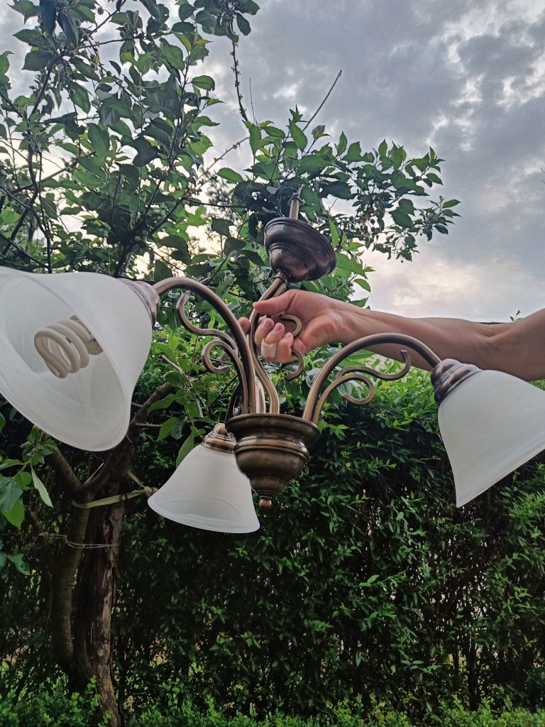 Sprzedam potrójną lampę wiszącą / żyrandol