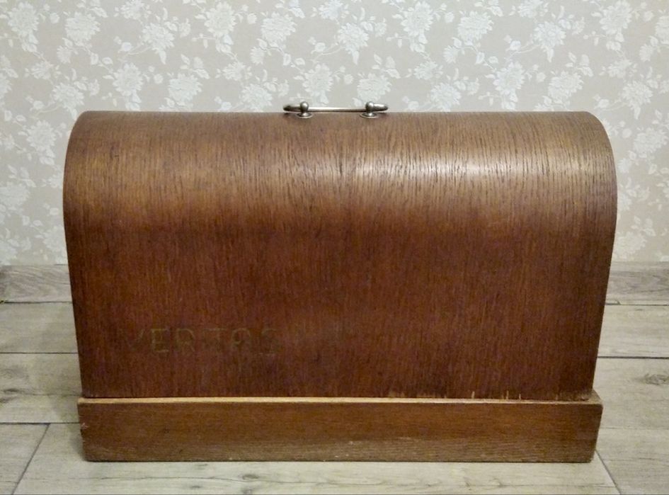 Антикварна швейна машина Veritas