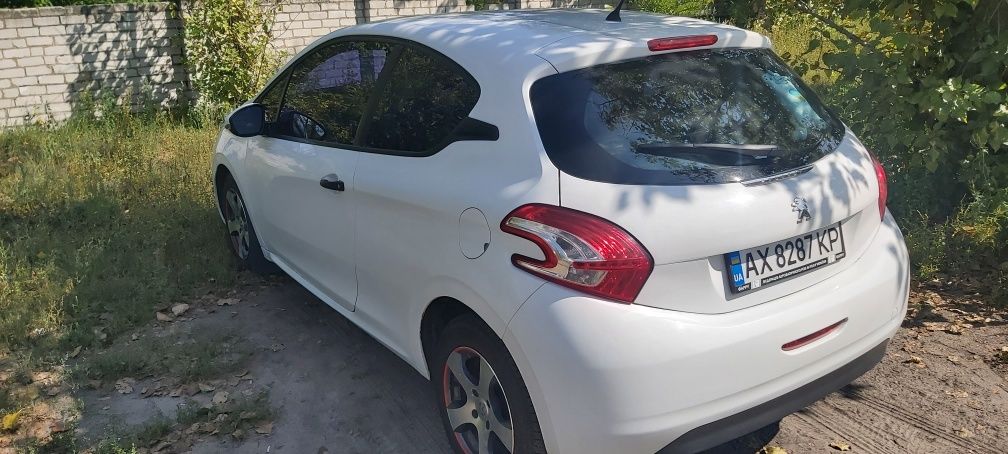 Продам Peugeot 208