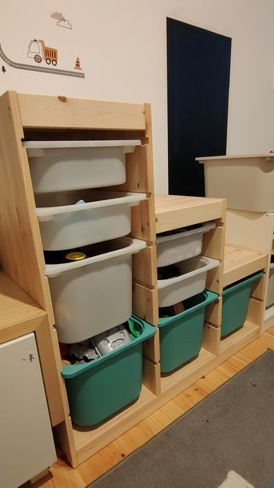 regał IKEA trofast, na zabawki, drewniany z pojemnikami