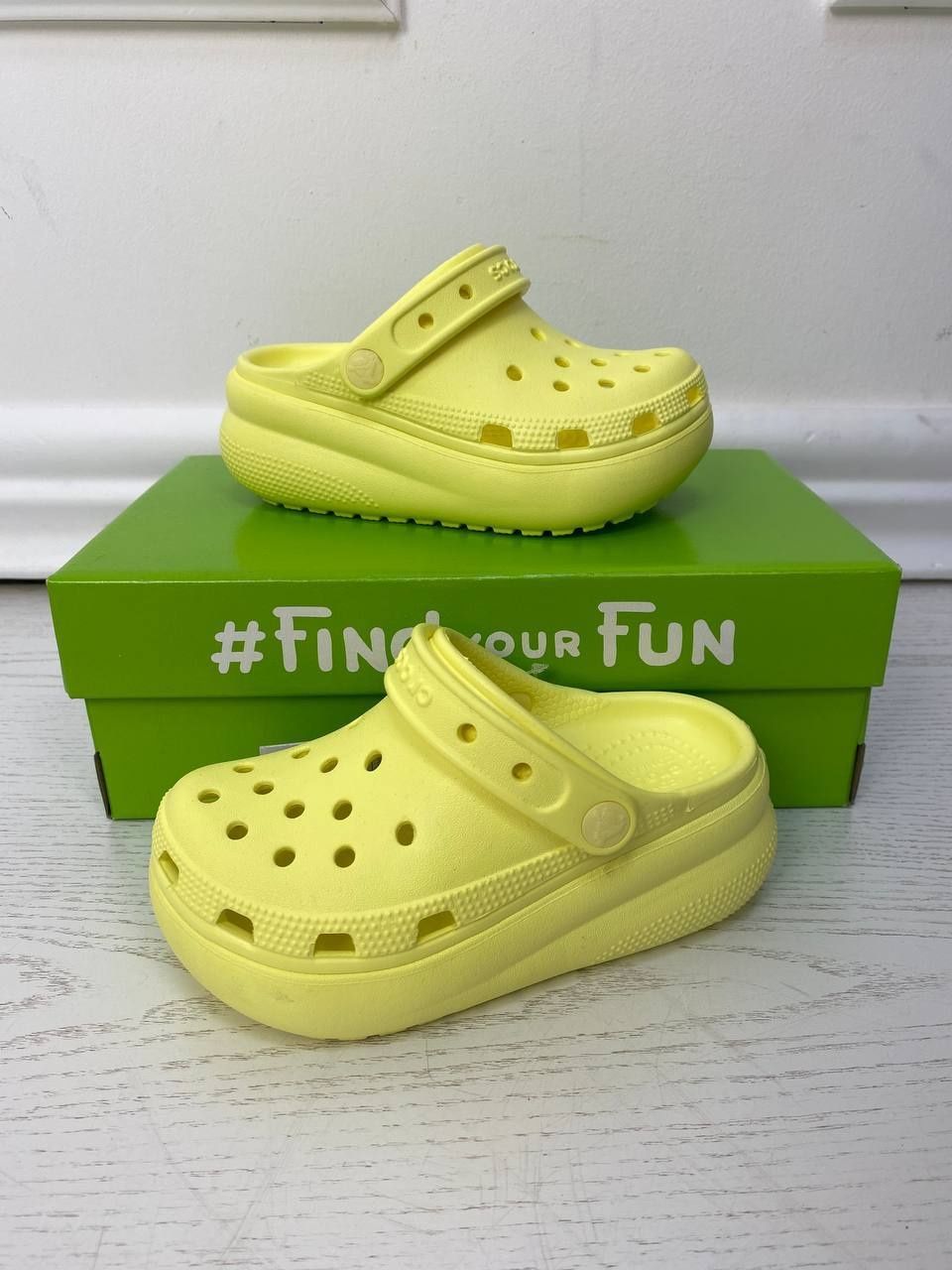 New Crocs Classic Cutie Clog стильна новинка для дівчаток