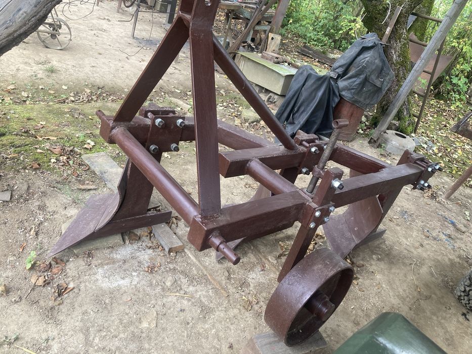 Плуг до трактора