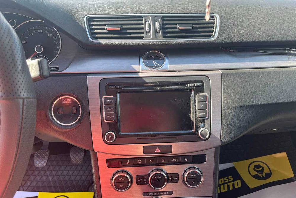 Volkswagen Passat 2011