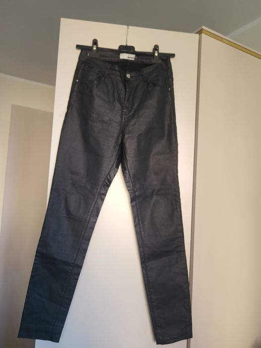 Spodnie ekoskóra r.M