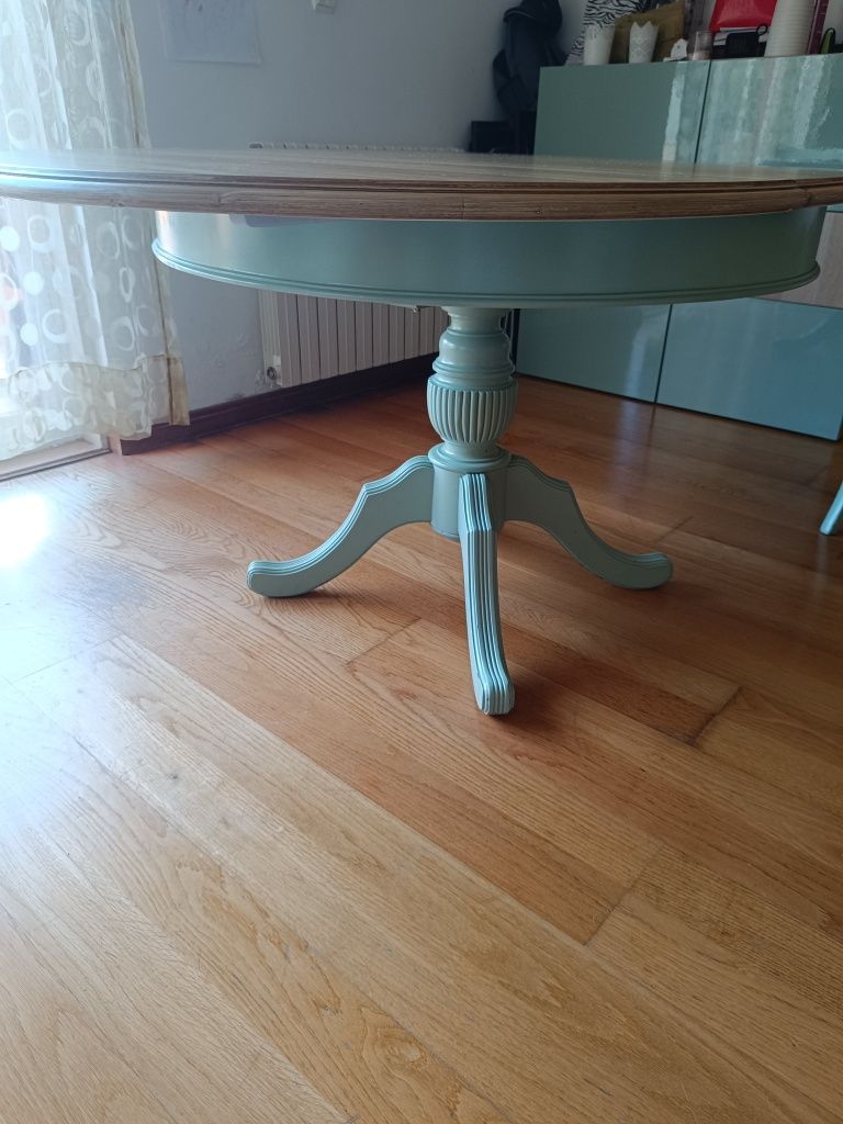 Mesa vintage com pé verde menta