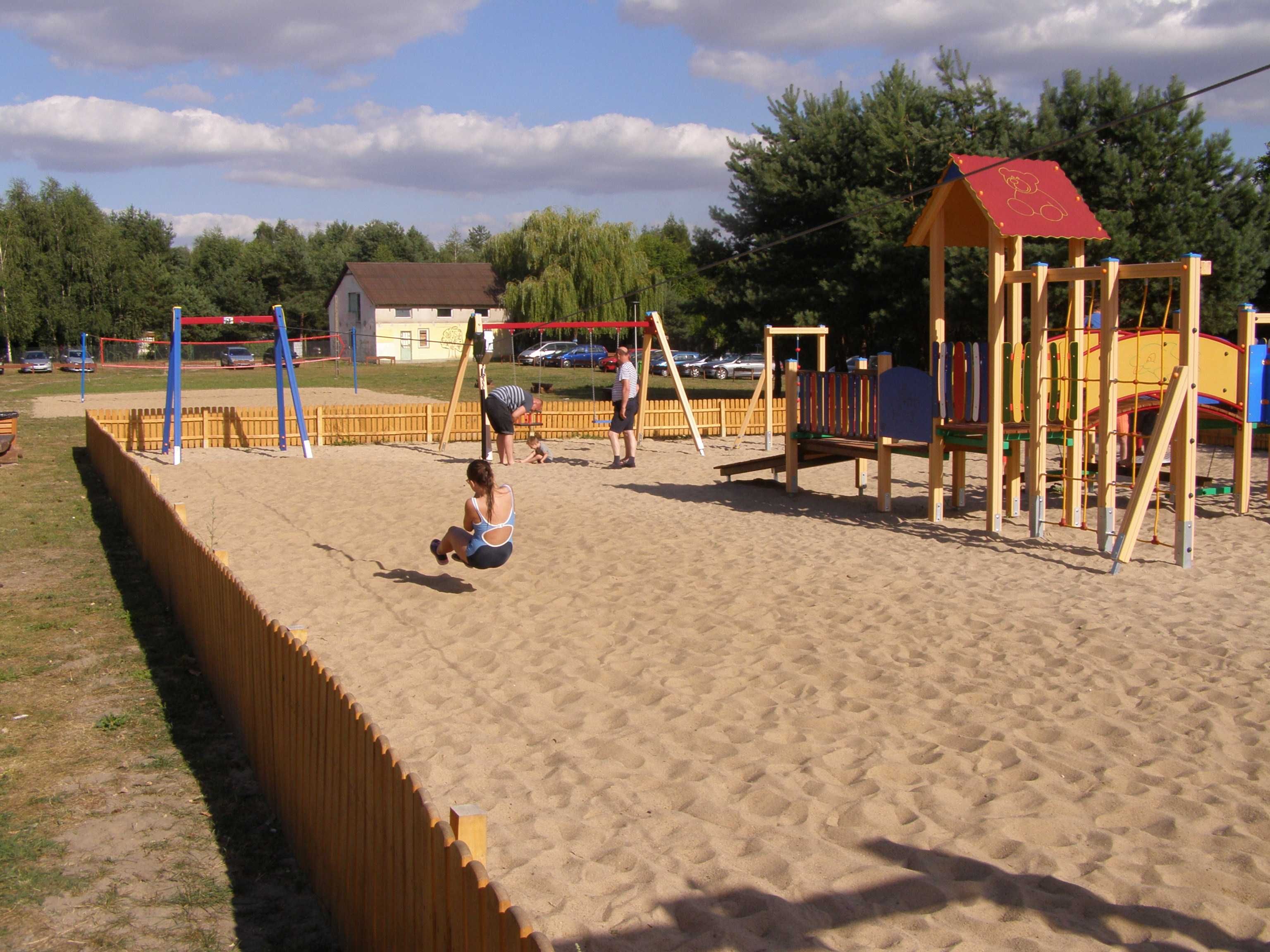 Domek wypoczynkowy nad jeziorem (ok. 300m od plaży)