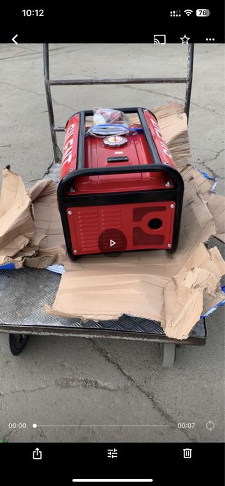 Бензиновый генератор 4.5кВт 380/220В тихій