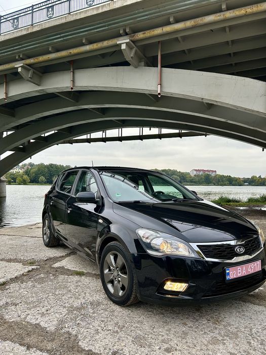 Kia Ceed 1.4 бенз 2009