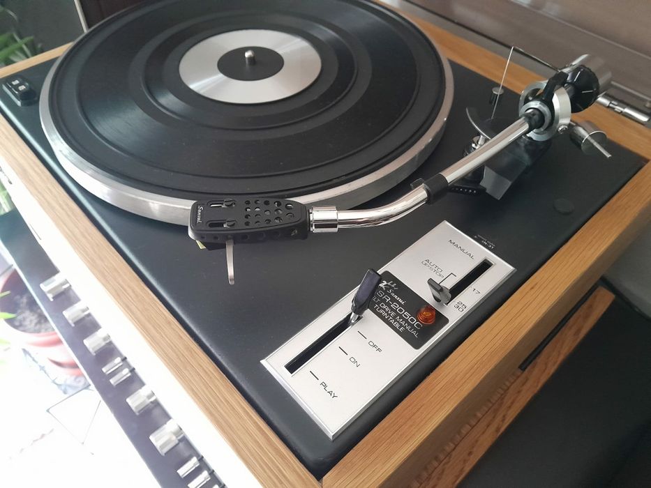 Gira Discos Sansui SR-2050C