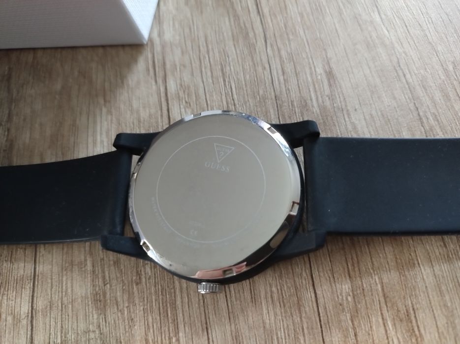 Zegarek.     Guess
