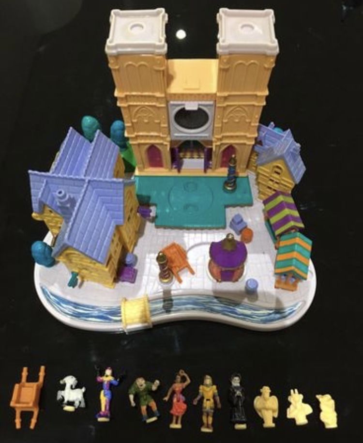 Polly Pocket / bluebird Notre Dame COMPLETO (vintage / antigo) Disney