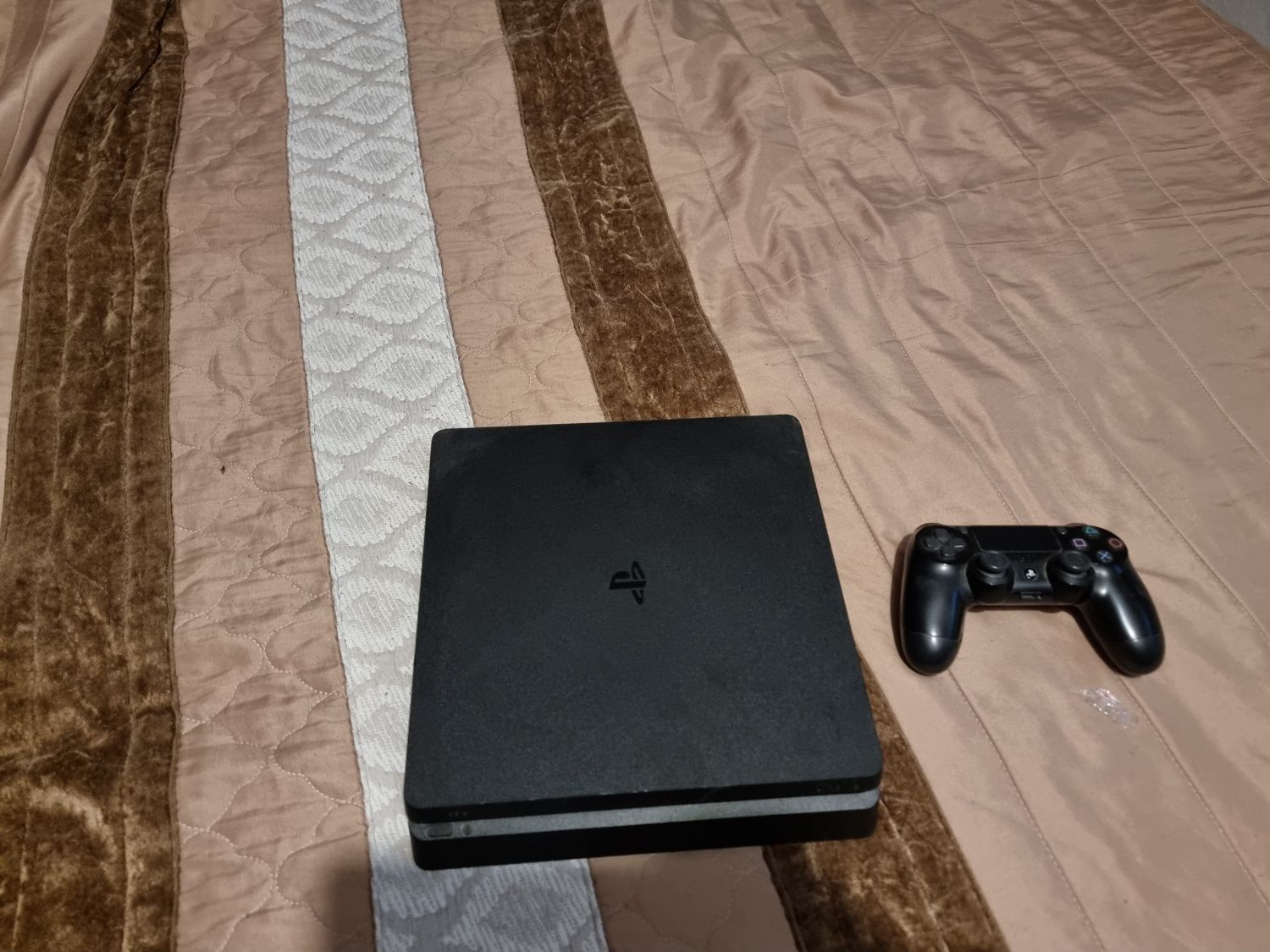 Ps4 slim256gb Nova