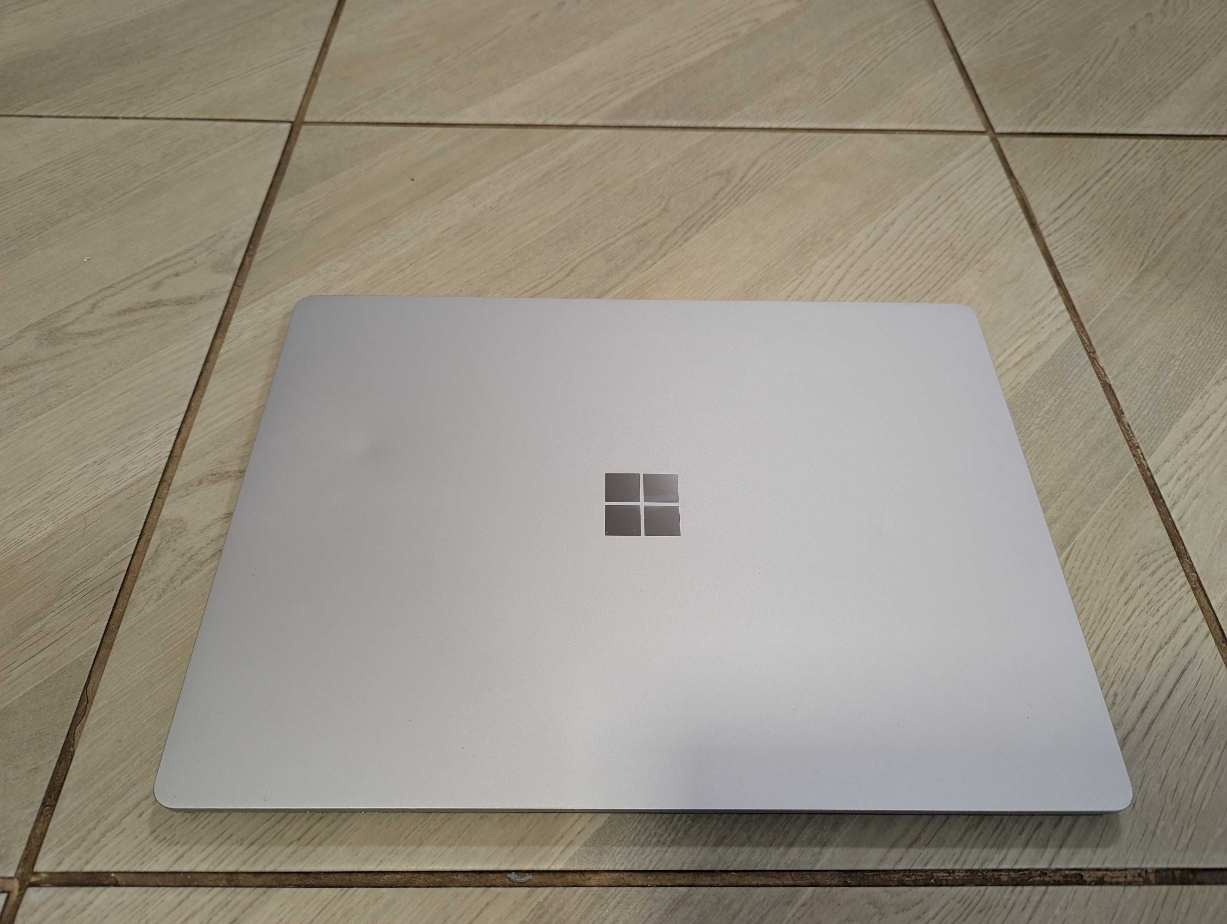 Ноутбук Microsoft Surface Laptop 2 13.5" Core I5 8Gen 256Gb SSD 8Gb