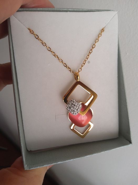 Colar com zirconias e uma pedra Rosa lindíssimo