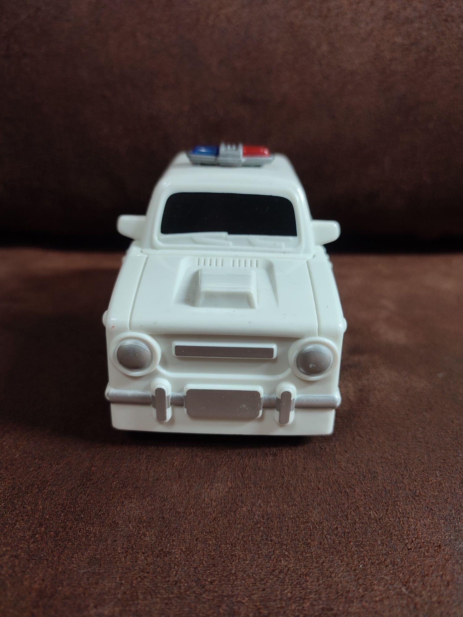 Детская инерционная полицейская машинка в отличном состоянии