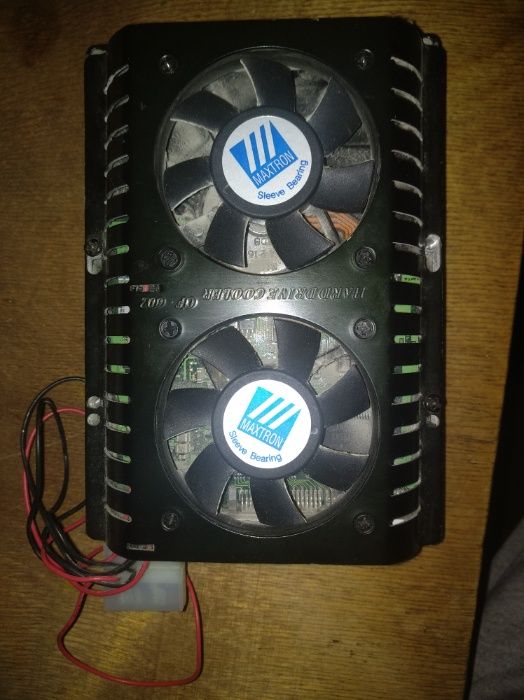 Продам кулер "Maxtron Sleeve Bearing" для процессора