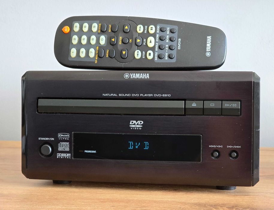 Yamaha PianoCraft DVD-E810 Odtwarzacz DVD/CD/MP3 z pilotem