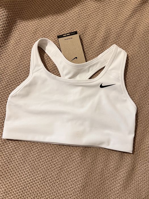 Топ Nike S новий