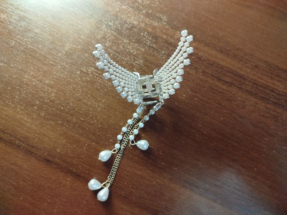 Продам женскую заколку новая