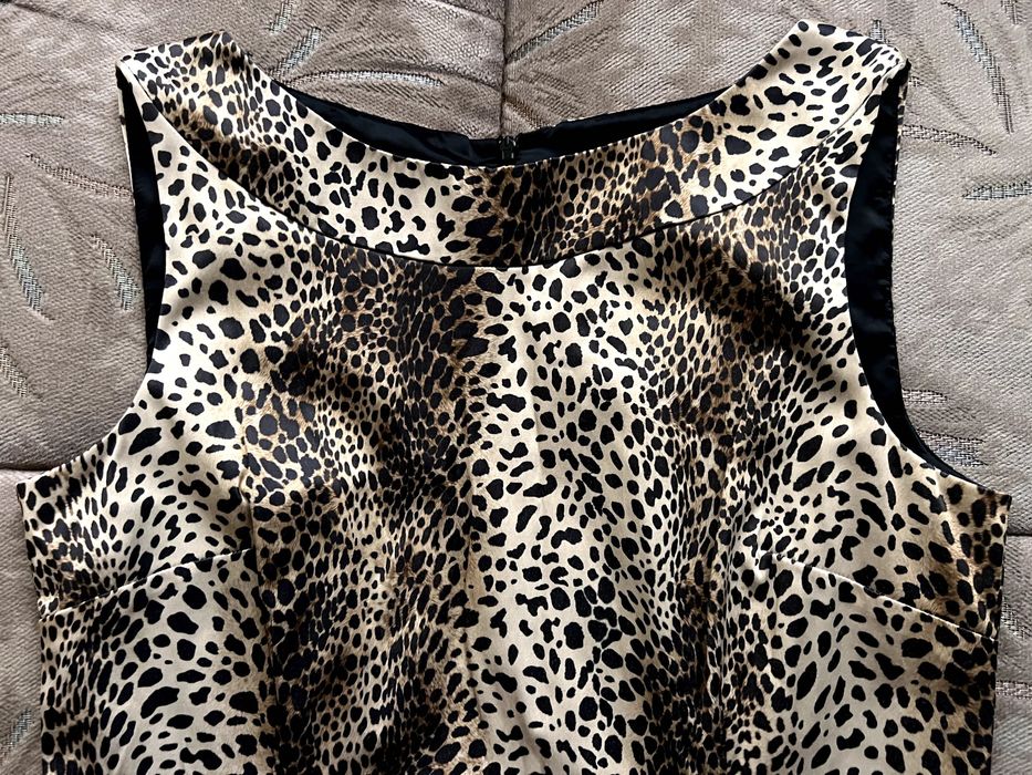 Elegancka sukienka Oasis - rozm. 38 - wzór zwierzęcy - cętki