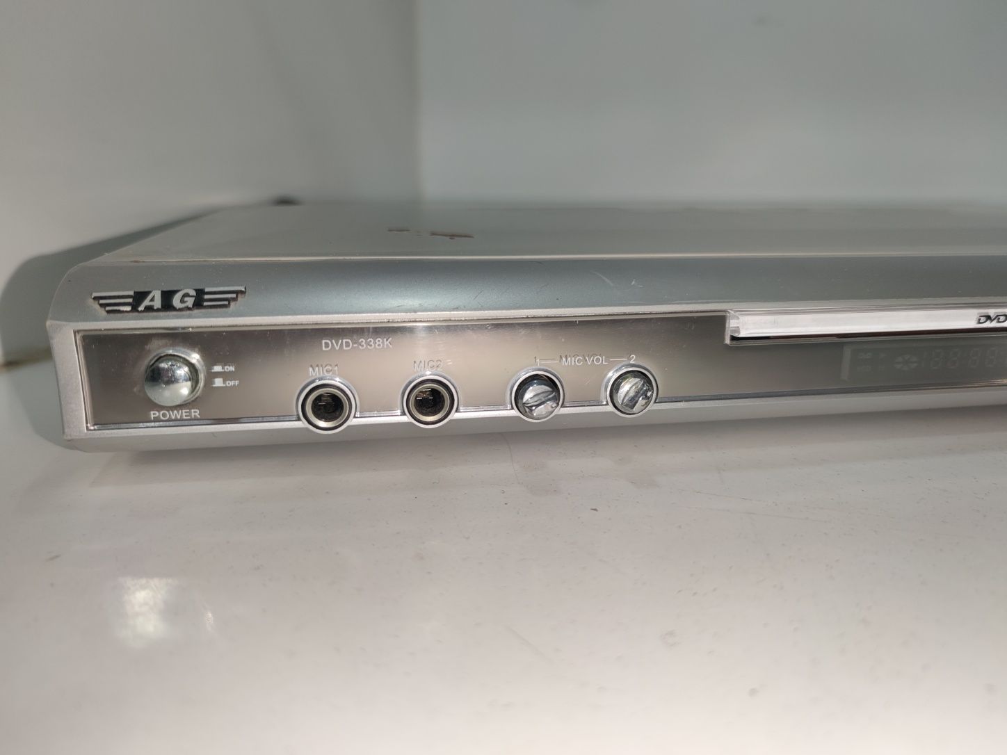 Leitor de DVD - A G -  usado a funcionar