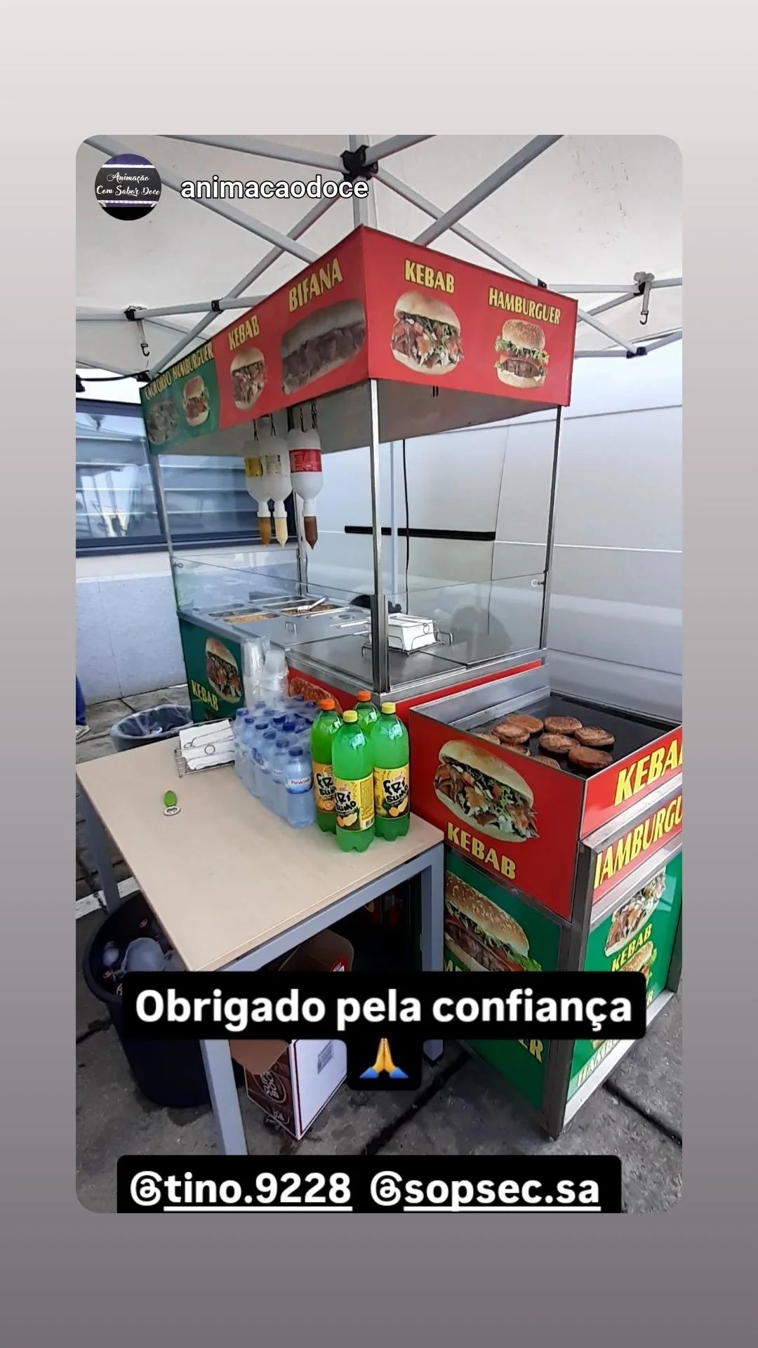 Pipocas algodão doce e castanhas assadas cachorros quentes