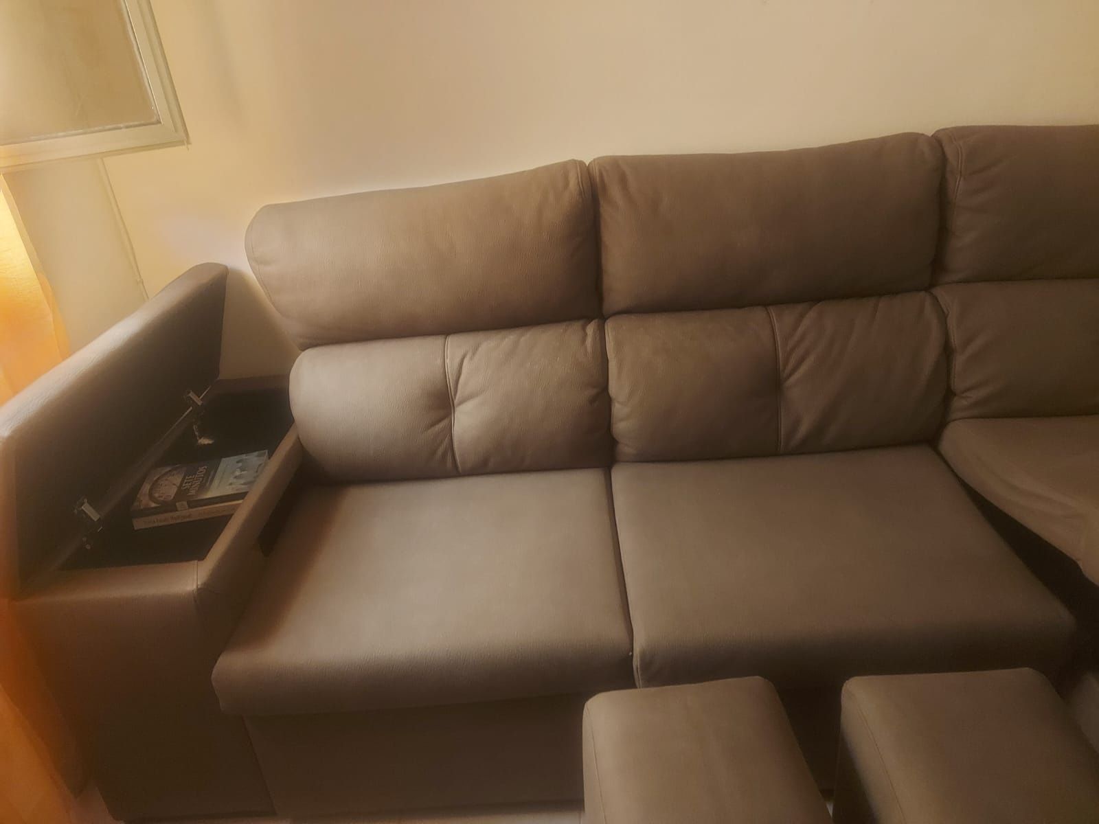 Sofá cama 3 lugares com chaise longue com arrumação e 2 bancos