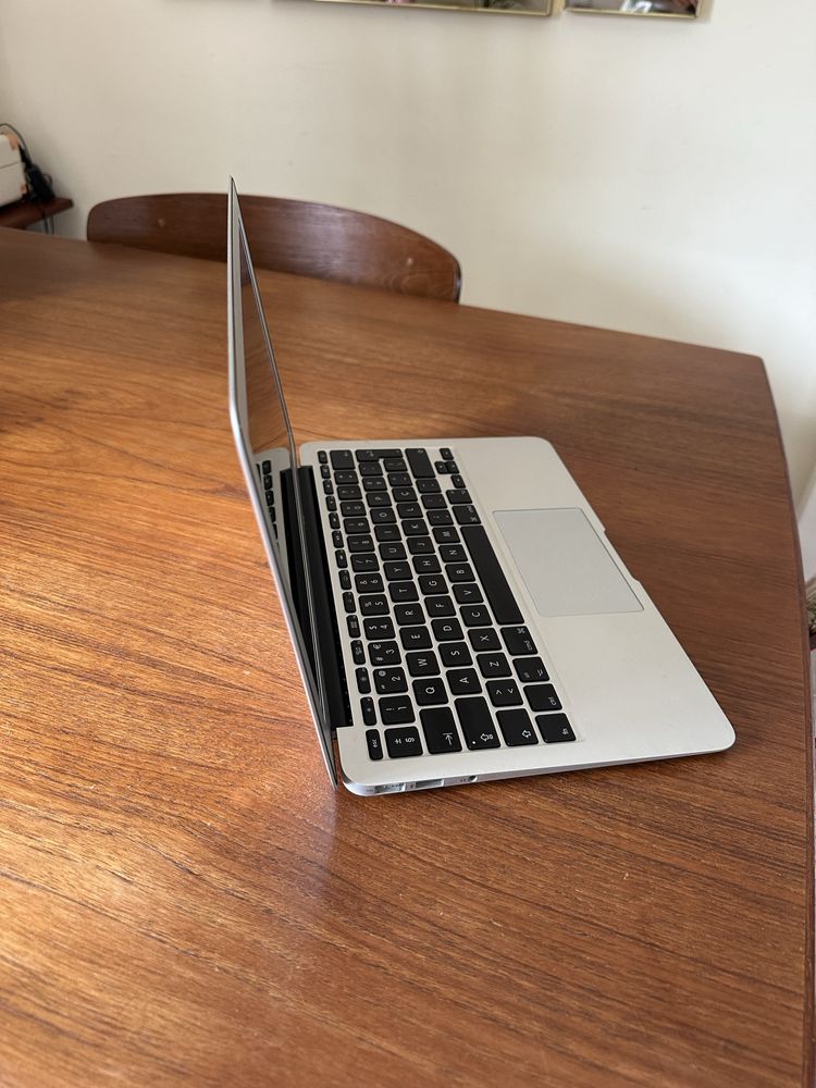 Macbook Air 11,6”
