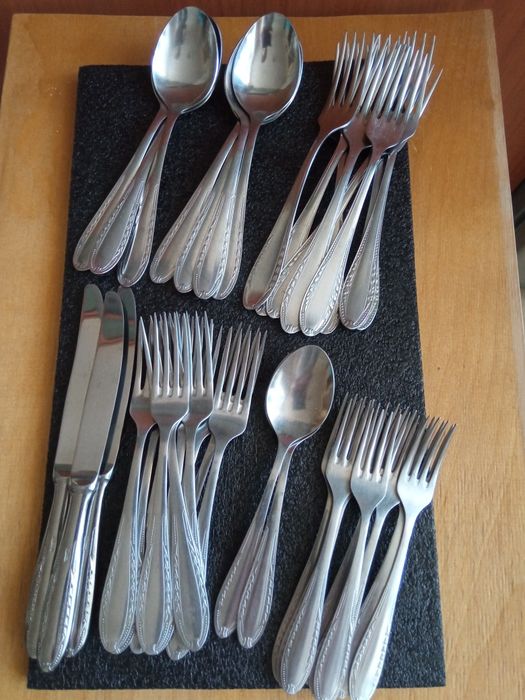 Столовые наборы. Столовые, десертные ложки, вилки, ножи