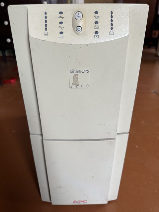 Безперебійник APC Smart-UPS 2200 SU2200I NET
