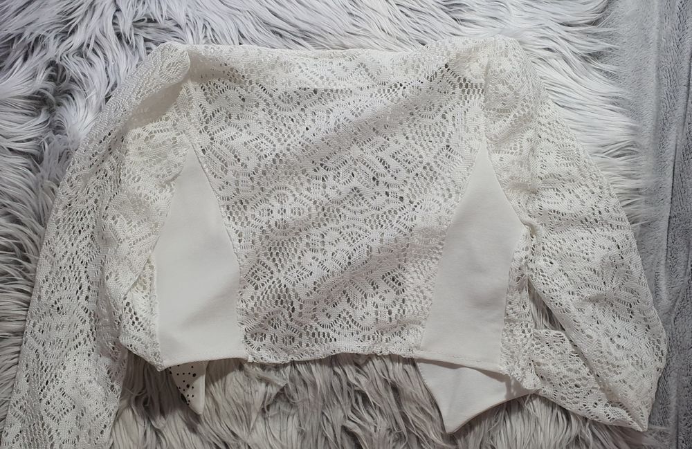 Bolerko koronkowe białe, czarne cekiny, krótkie