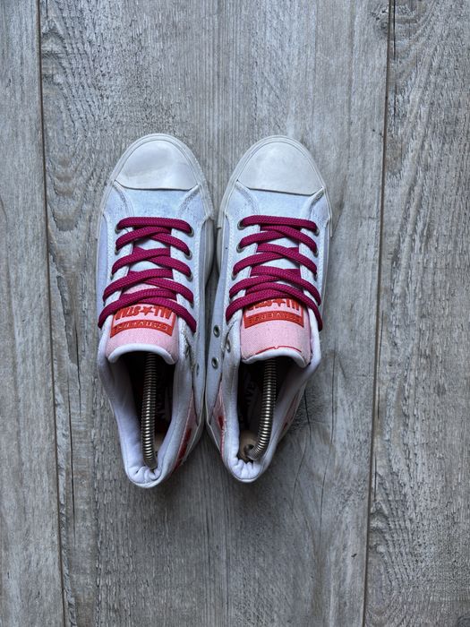 Trampki damskie biale z rozowymi sznurowadlami Converse