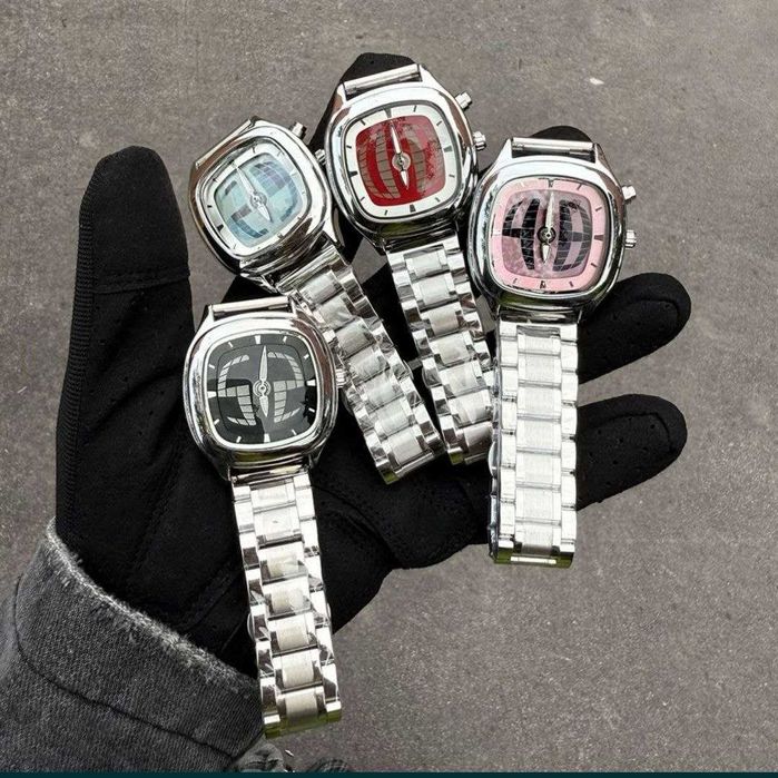 Часы с цифоровым циферблатом