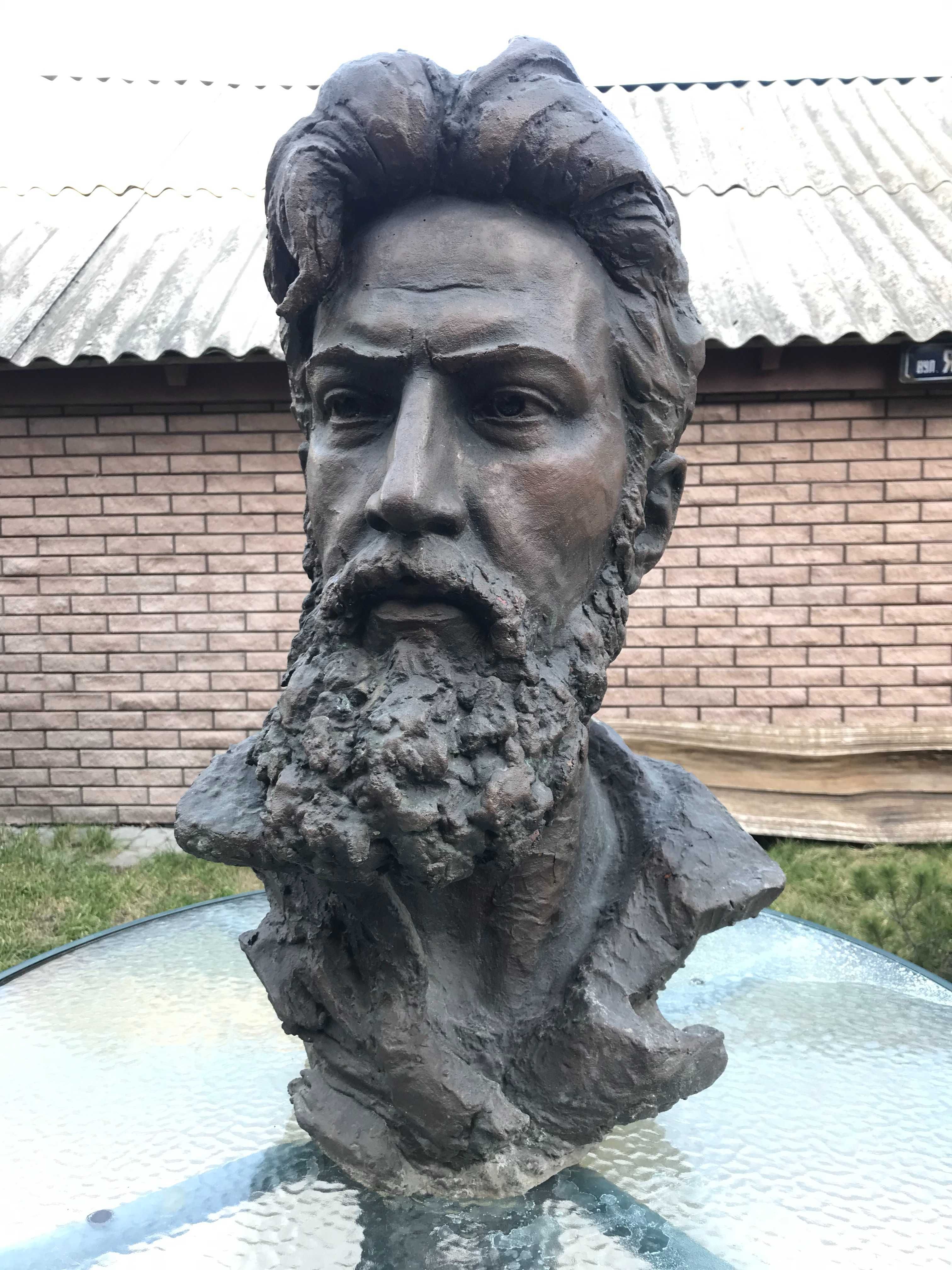 Реклама для закладів Барбершоп "Чоловік з бородою".
