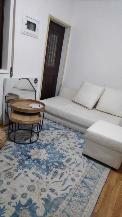 Mesas de apoio, muito bonitas, como novas