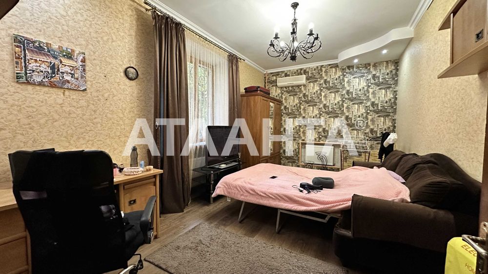 Фасадна двокімнатна сталінка, Центр, Приморський, Фонтан, ЖД вокзал