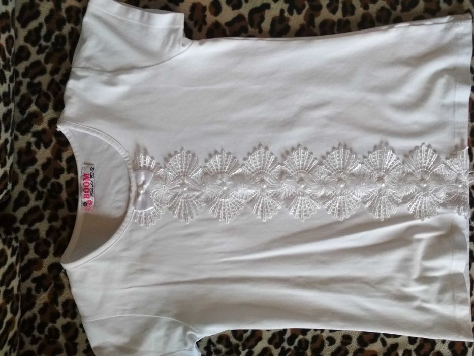 Продам шкільні речі(блузи, штани) для дівчаток