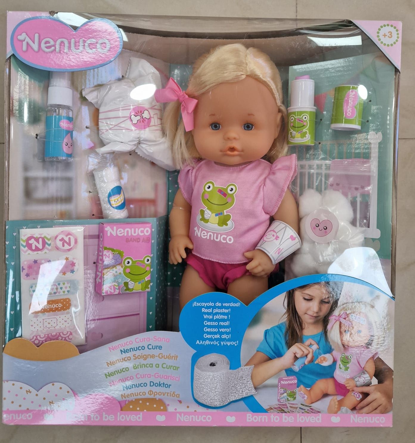 Nenuco com vários acessórios