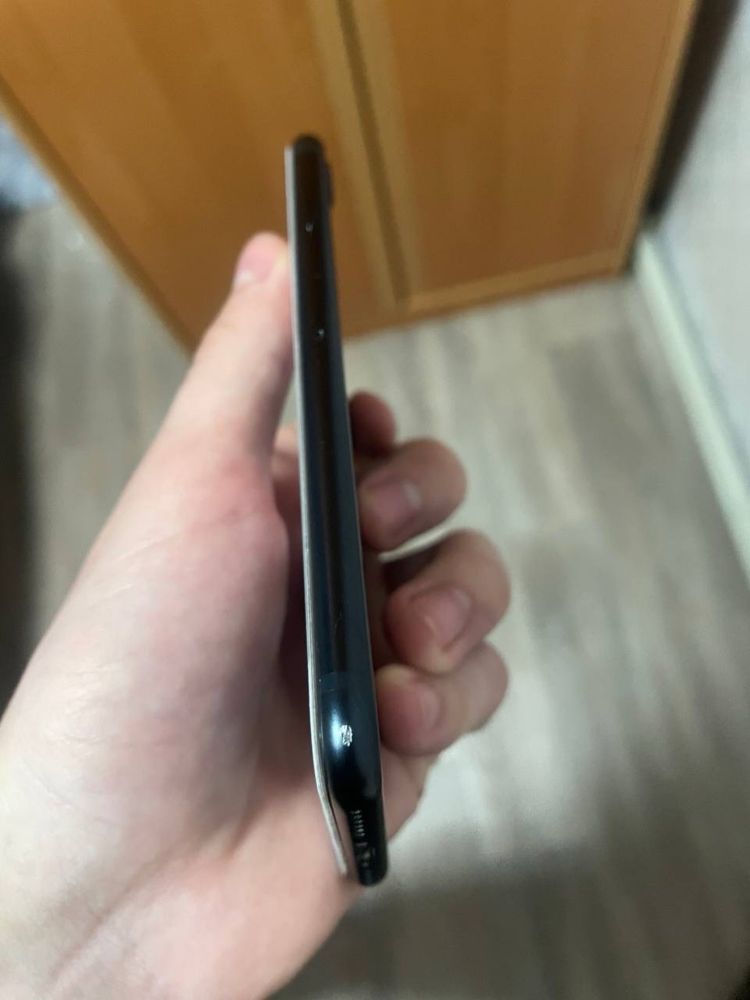 Продам Iphone SE 3 2022 (64гб)