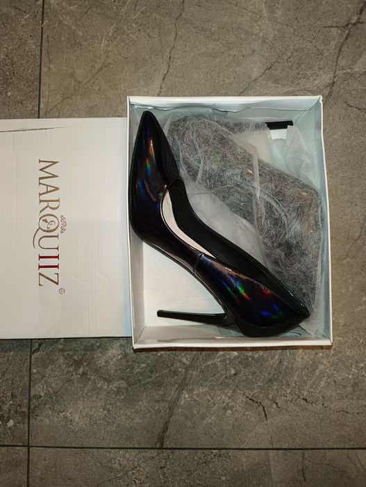 Szpilki, granatowe mieniące się. R. 40-41. Wysokie.