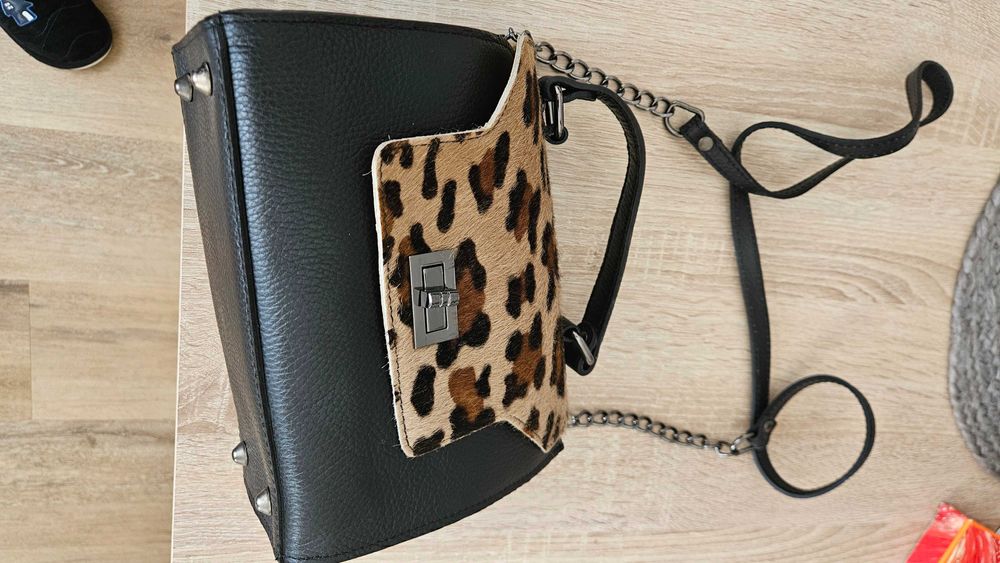 Bolsa de mulher em pele