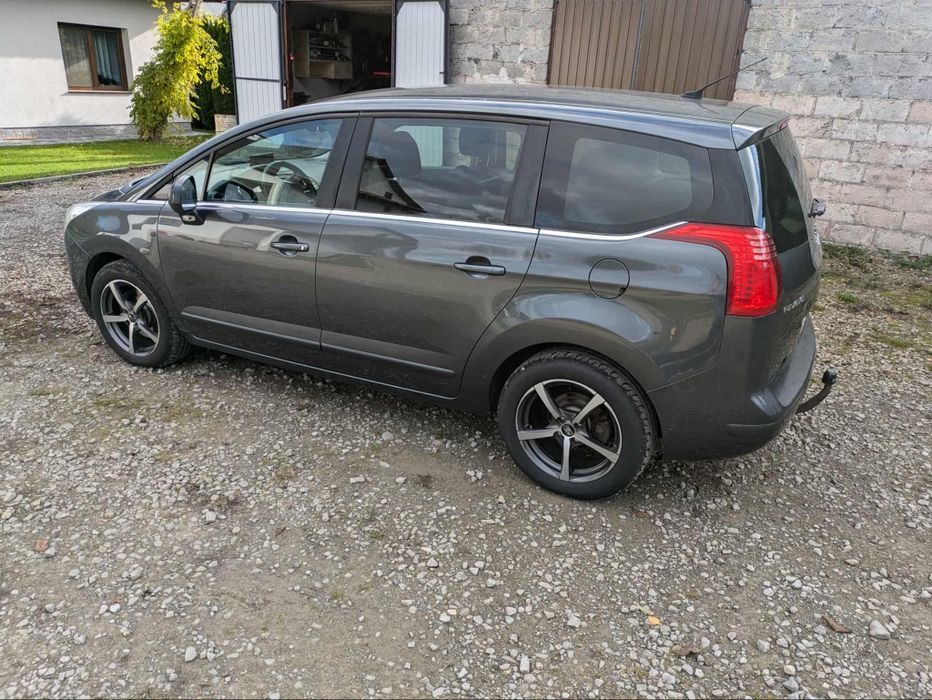 Peugeot 5008 2.0HDi 150km skrzynia 6 manual klima navi Prywatnie