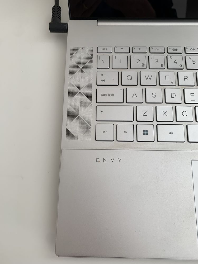 HP Envy Laptop | Portátil HP Envy 15-ep1030np