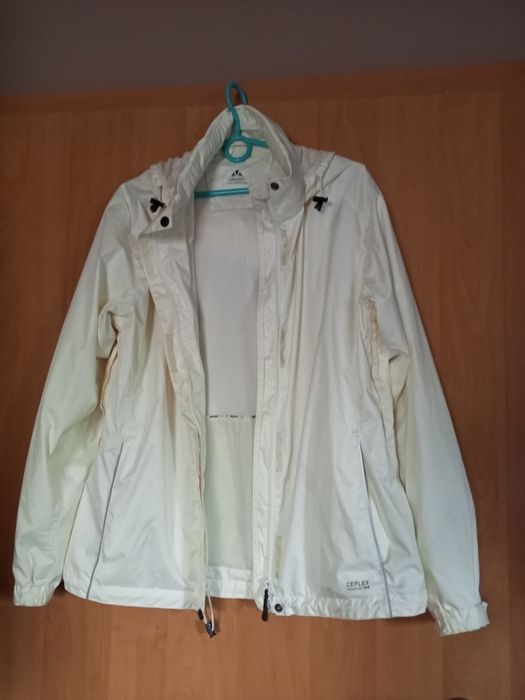 Kurtka damska przeciwdeszczowa r 40/42 pachy 102